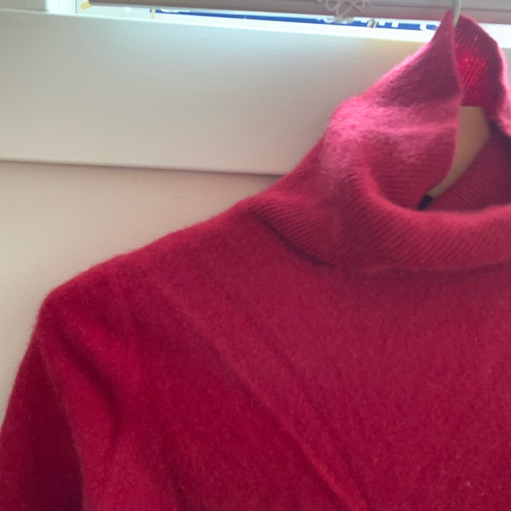 Fuzzy Turtle Neck - Picture 3 of 3